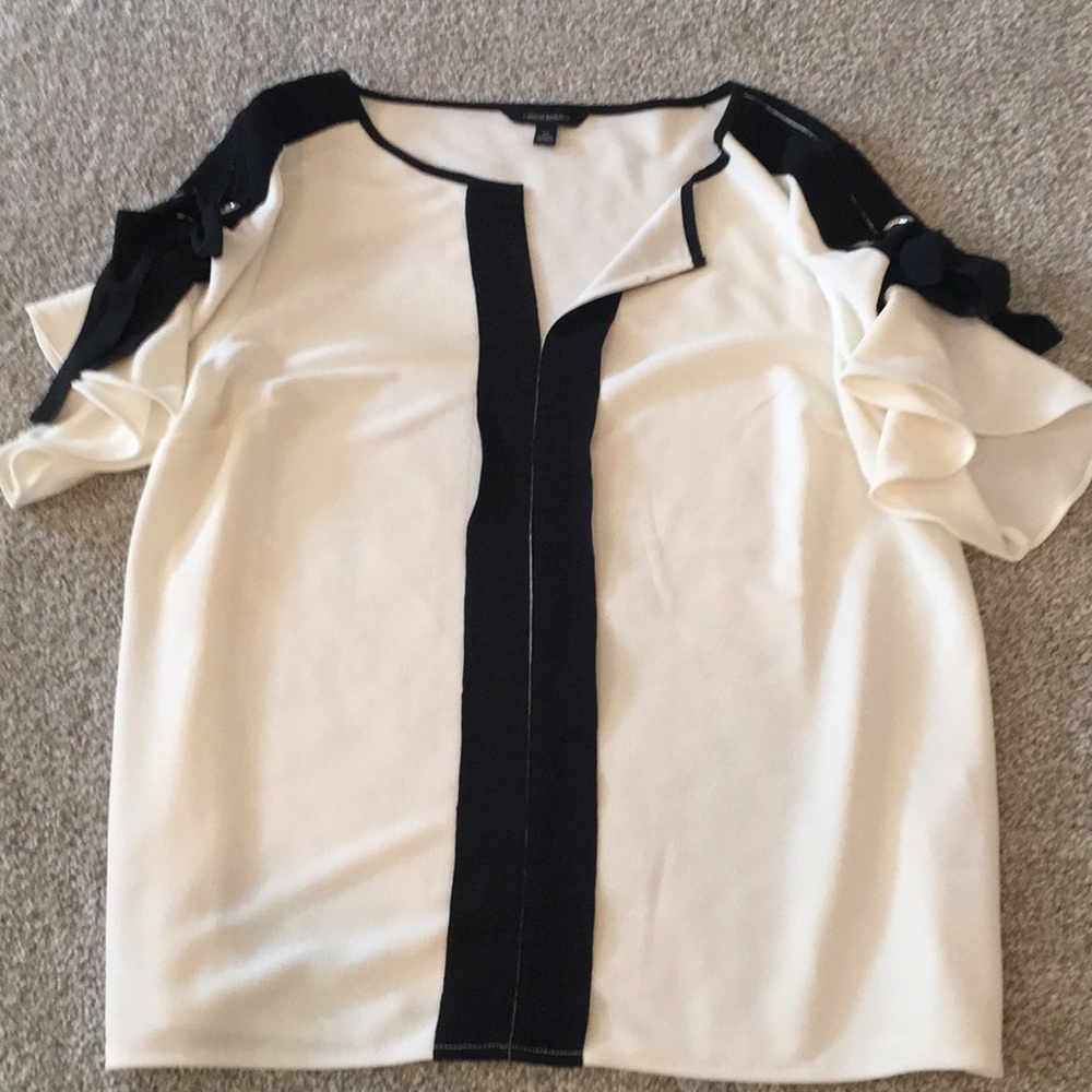 Banana Republic flutter sleeve cream top sz M